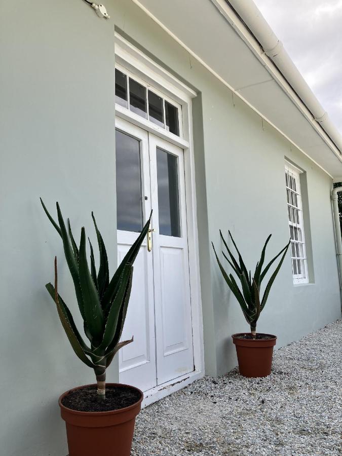 Aloe Cottage - 2 Bedroom Станфорд Экстерьер фото
